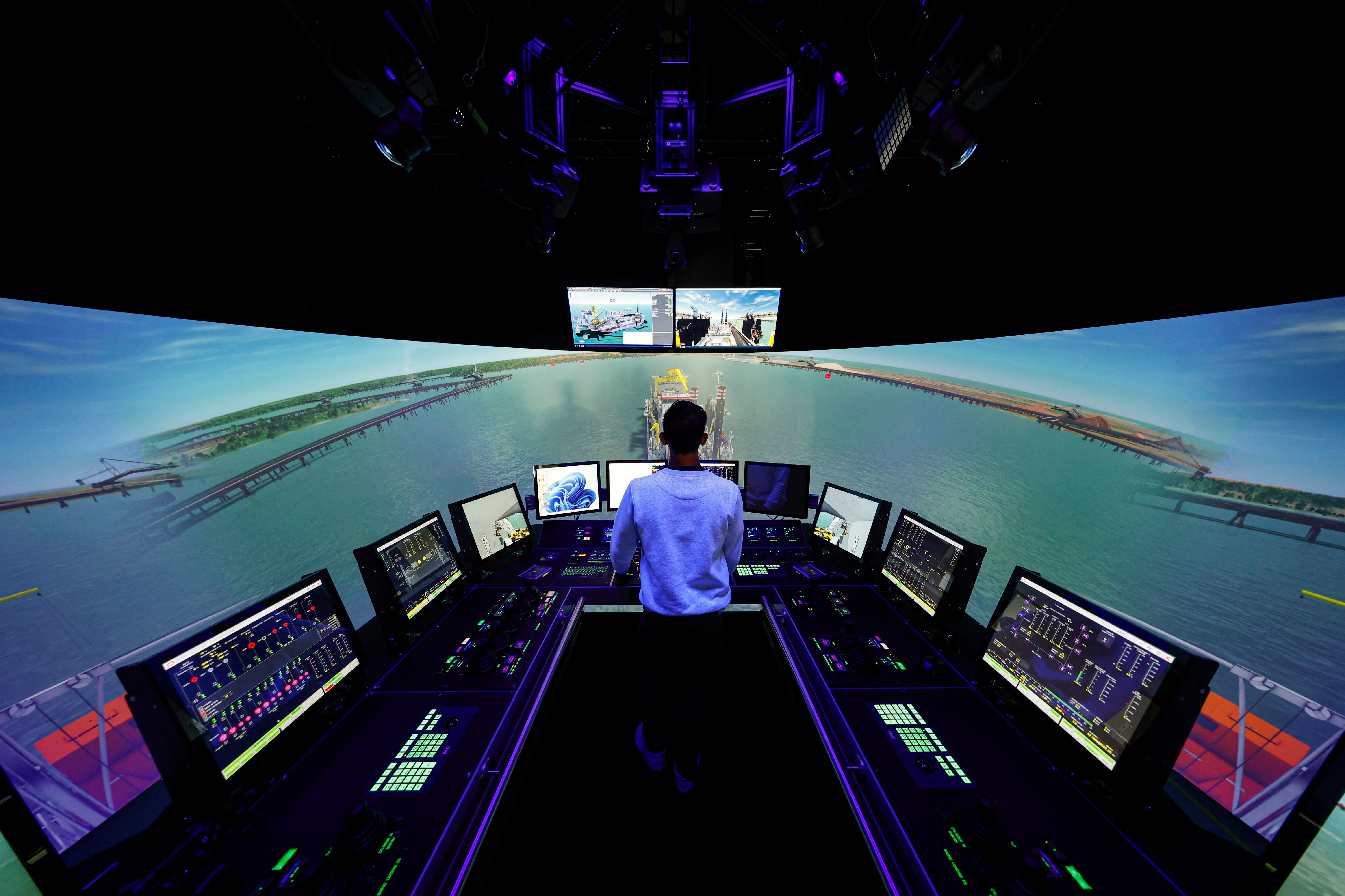 Cutter suction dredger simulator (1)