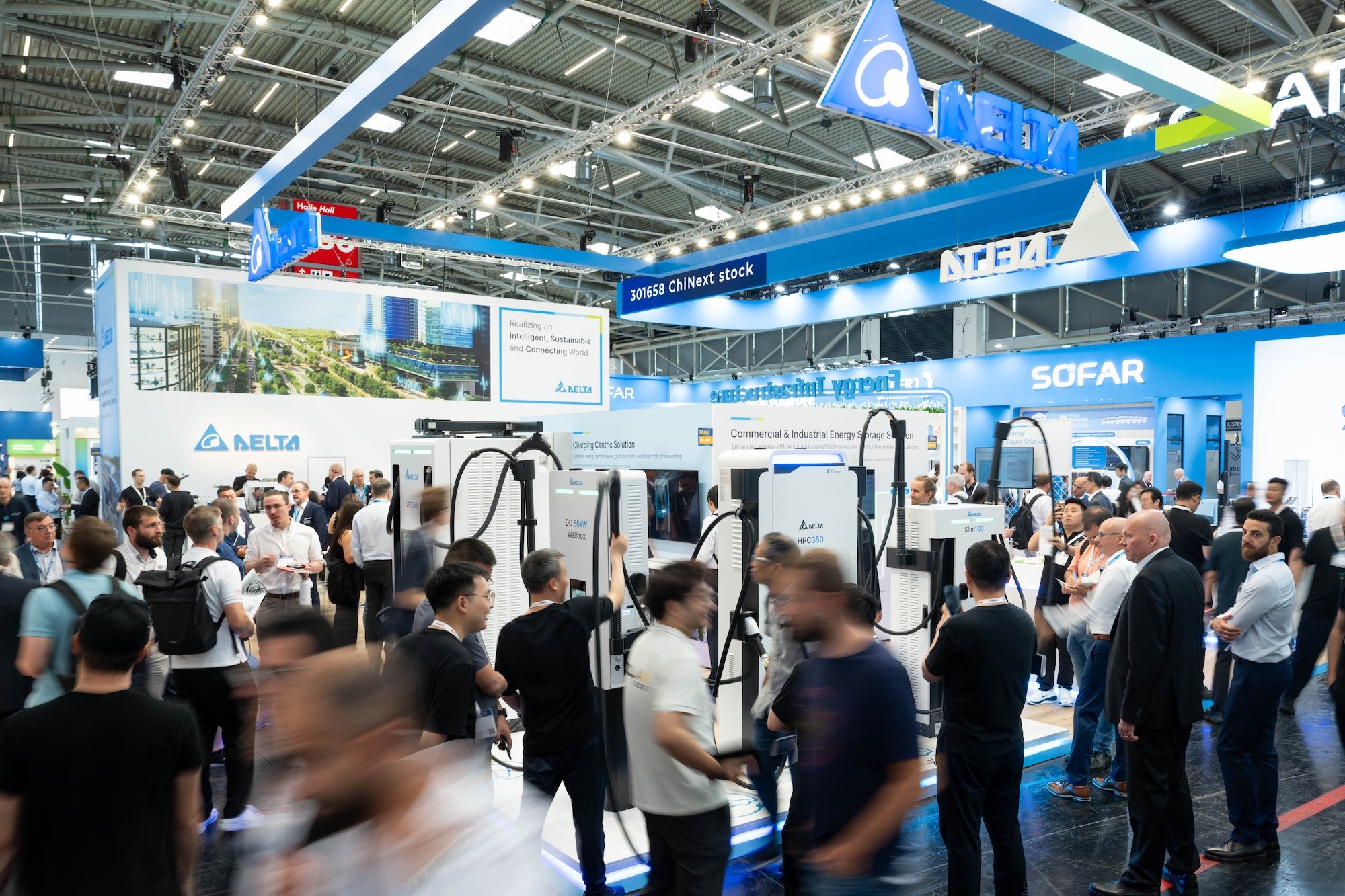 Delta-Intersolar-52