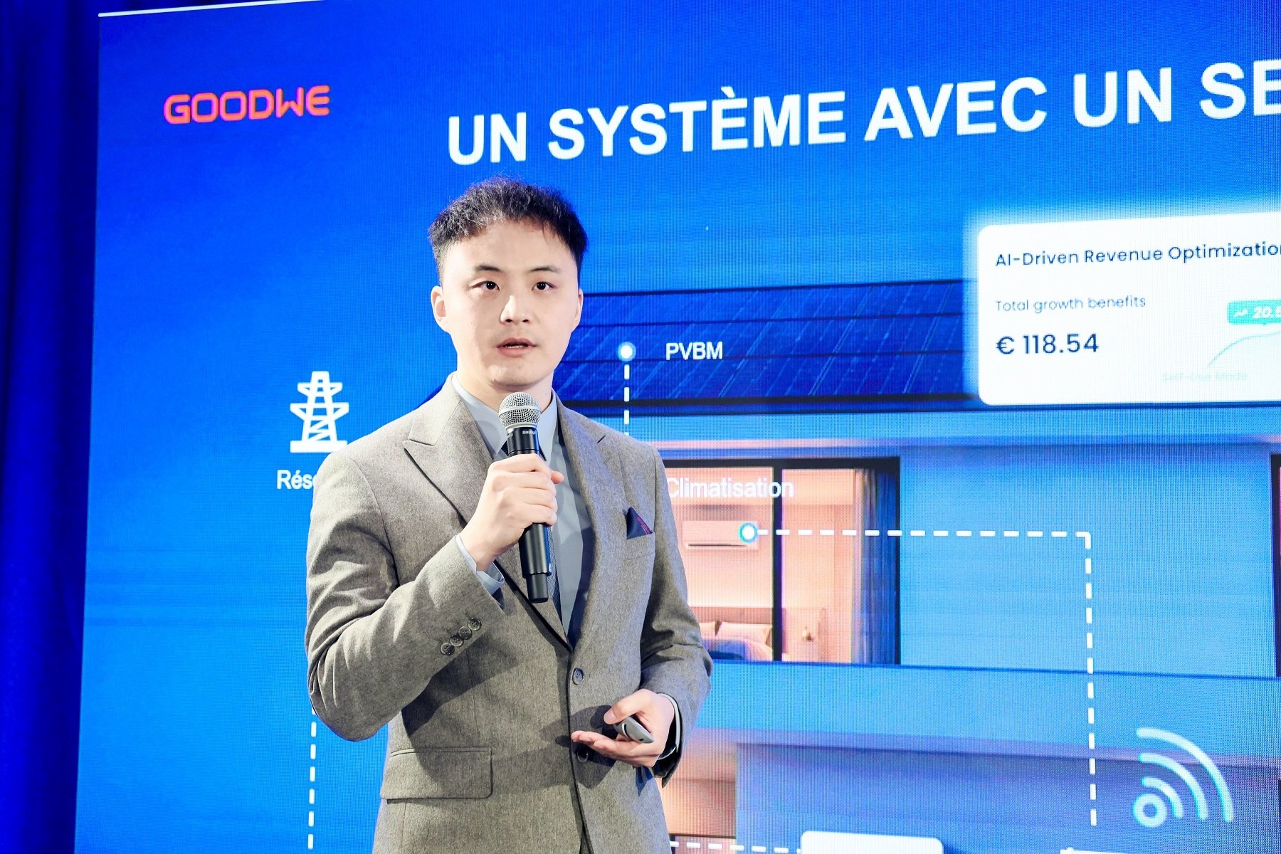 Jianqiu Zheng, Country Manager France, presented the GoodWe energy ecosystem covering generation, grid, consumption, storage and intelligent management