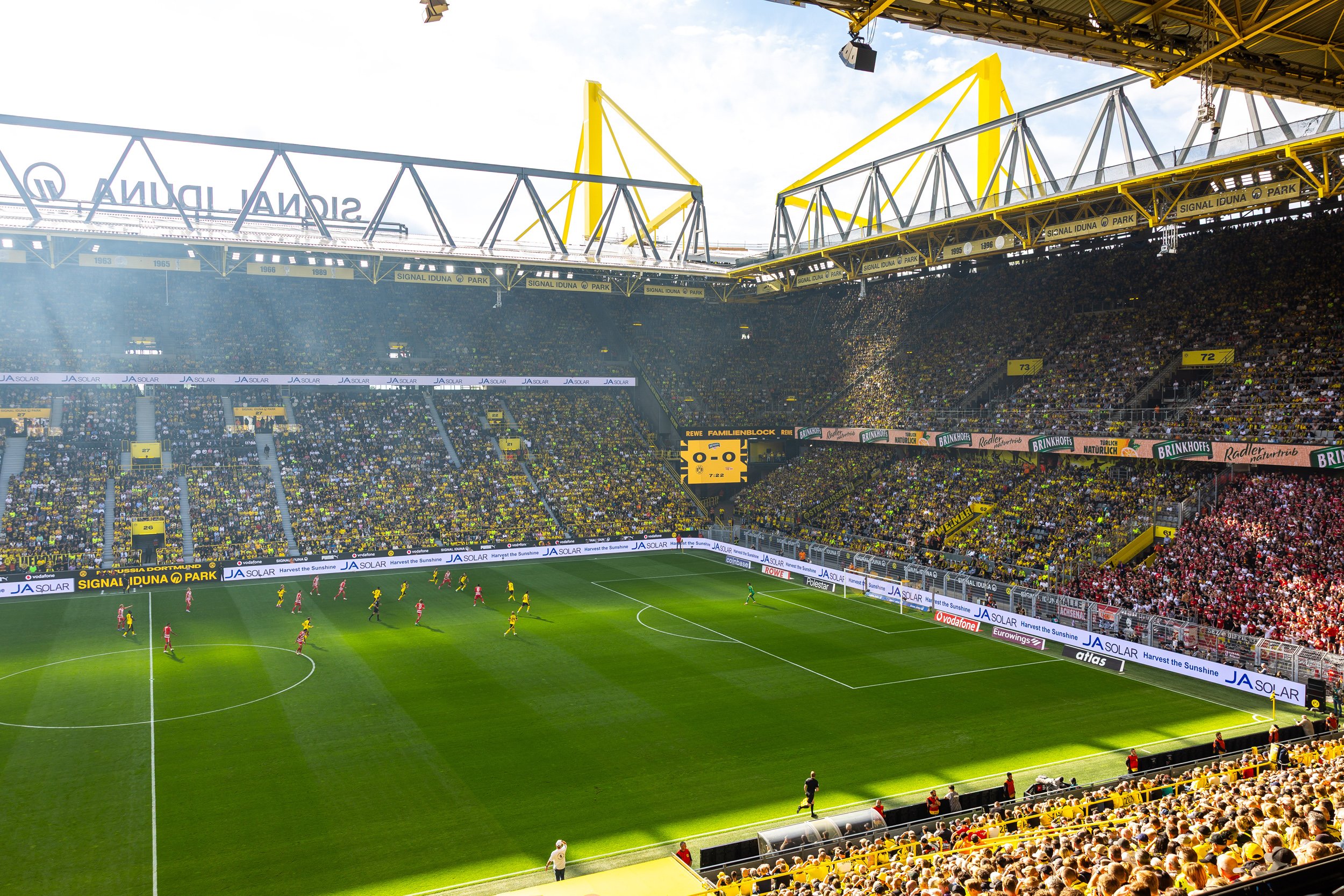 SIGNAL IDUNA PARK - Stadium on Match Day