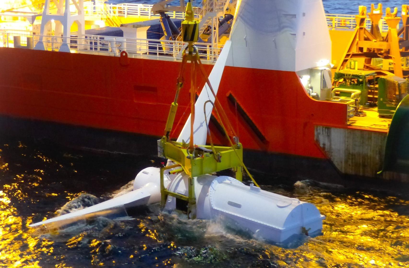 Submerging Tidal Turbine