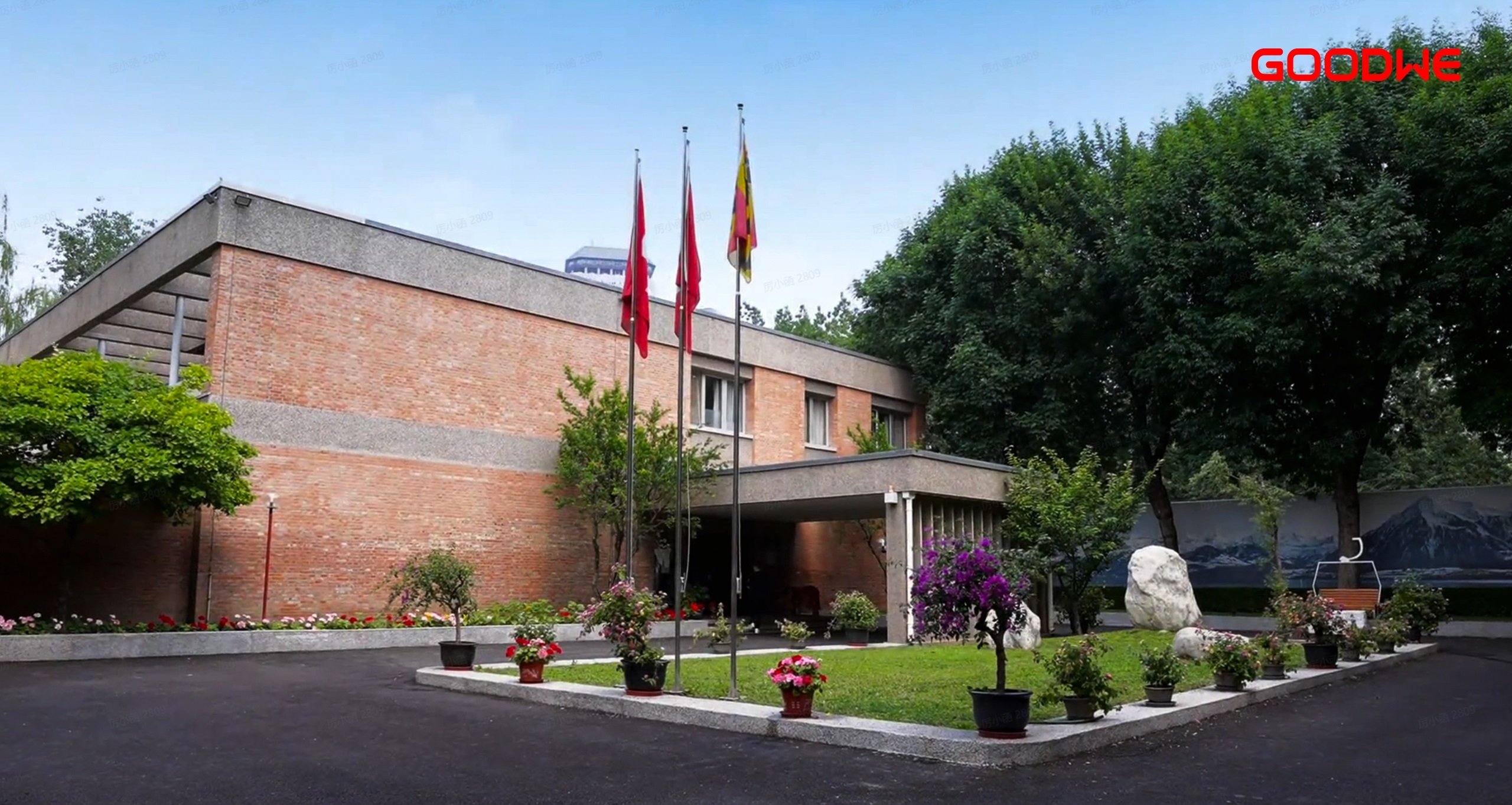 The 50-year-old embassy building maintained its aesthetic with GoodWe Galaxy Series modules