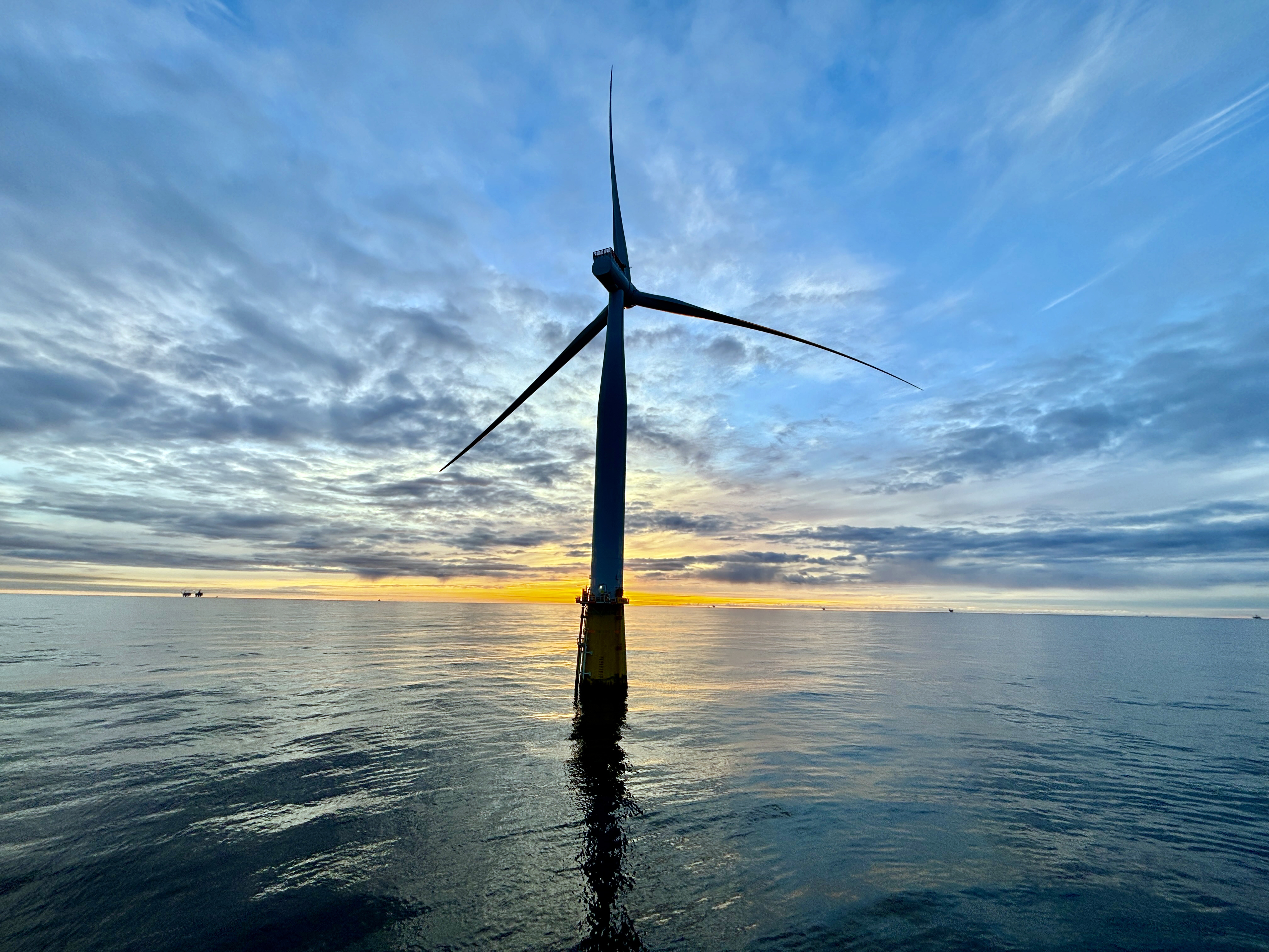 Floating wind’s next wave: from test beds to terawatts image