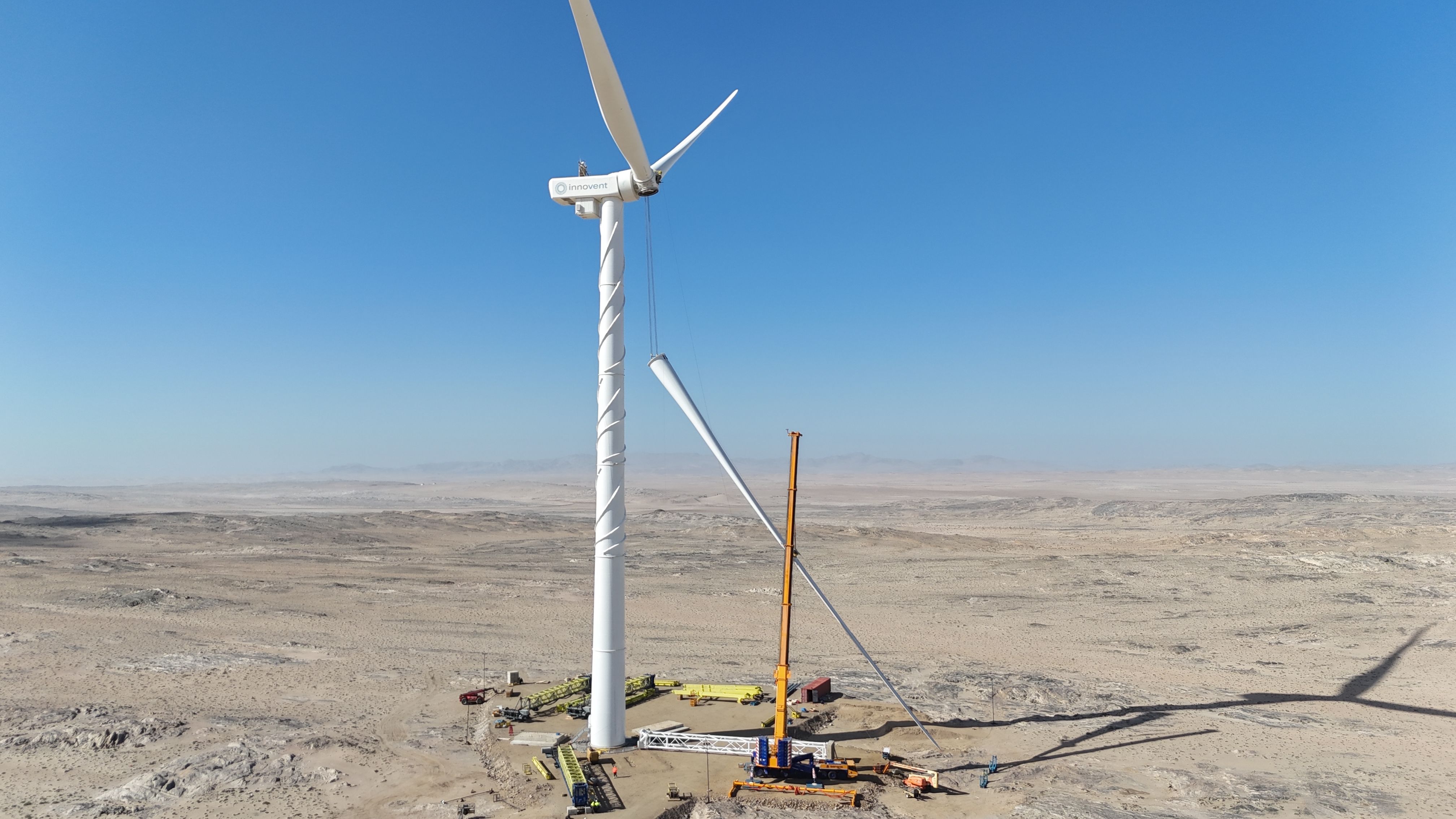 Nabrawind has successfully tested its “crane-less” system for installing wind turbines in extreme wind conditions in Namibia image