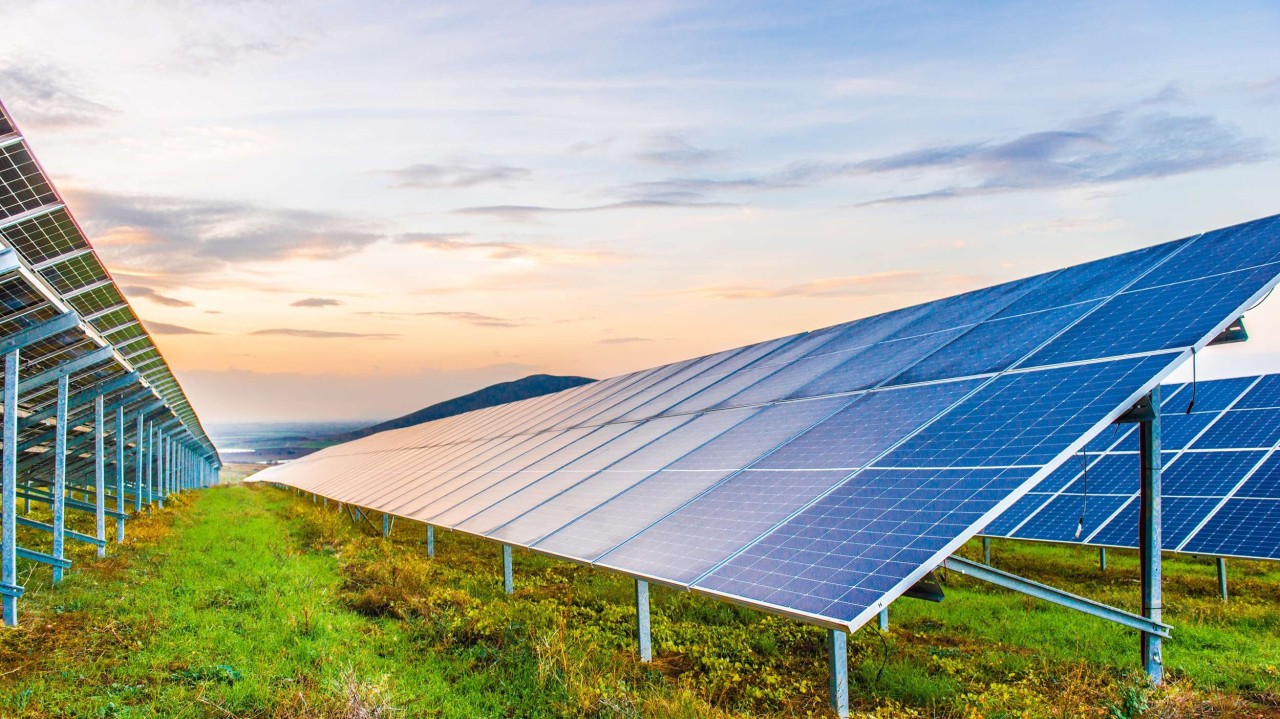 Leading the charge in PV inverter solutions image