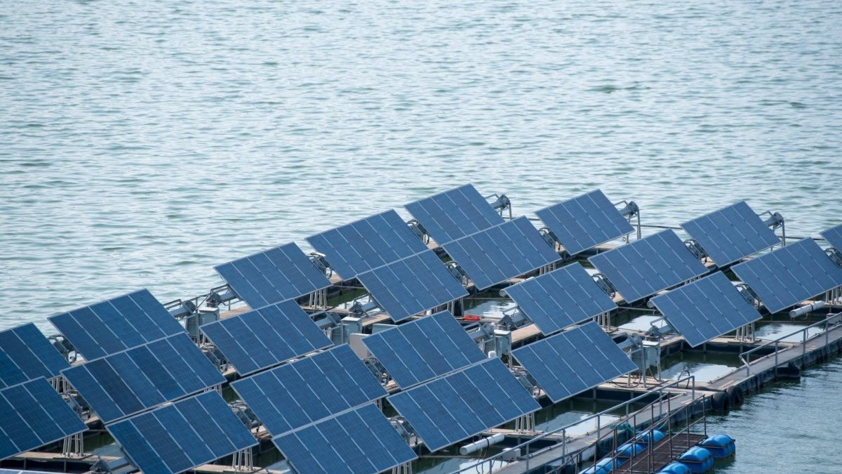 Microinverters and the technology behind durable performance image