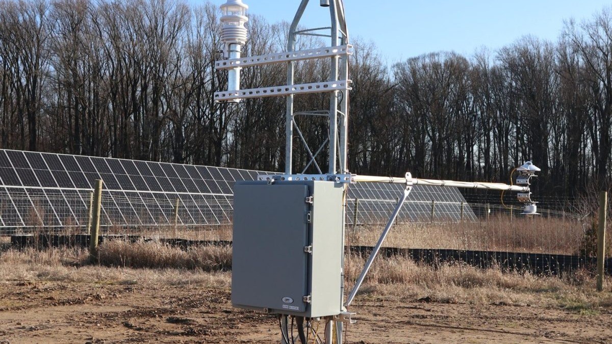 Improving solar PV performance with meteorological monitoring image
