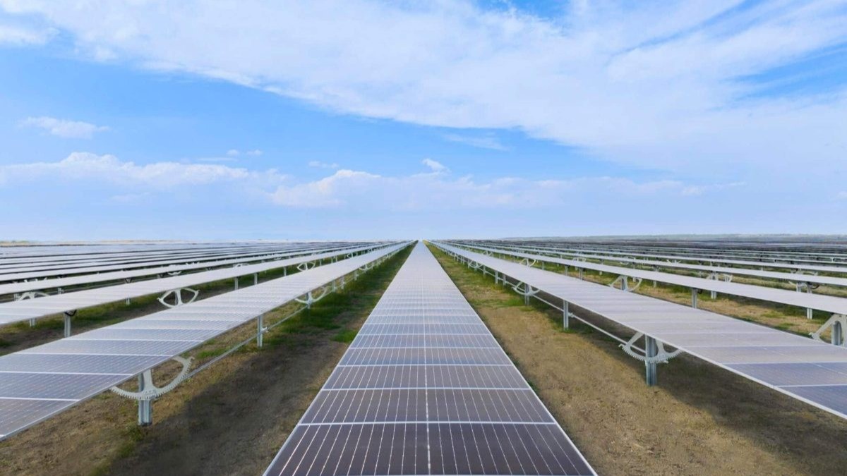 Modular Tracker Innovation: IDEEMATEC’s L:TEC® Family Powers the Future of Solar image