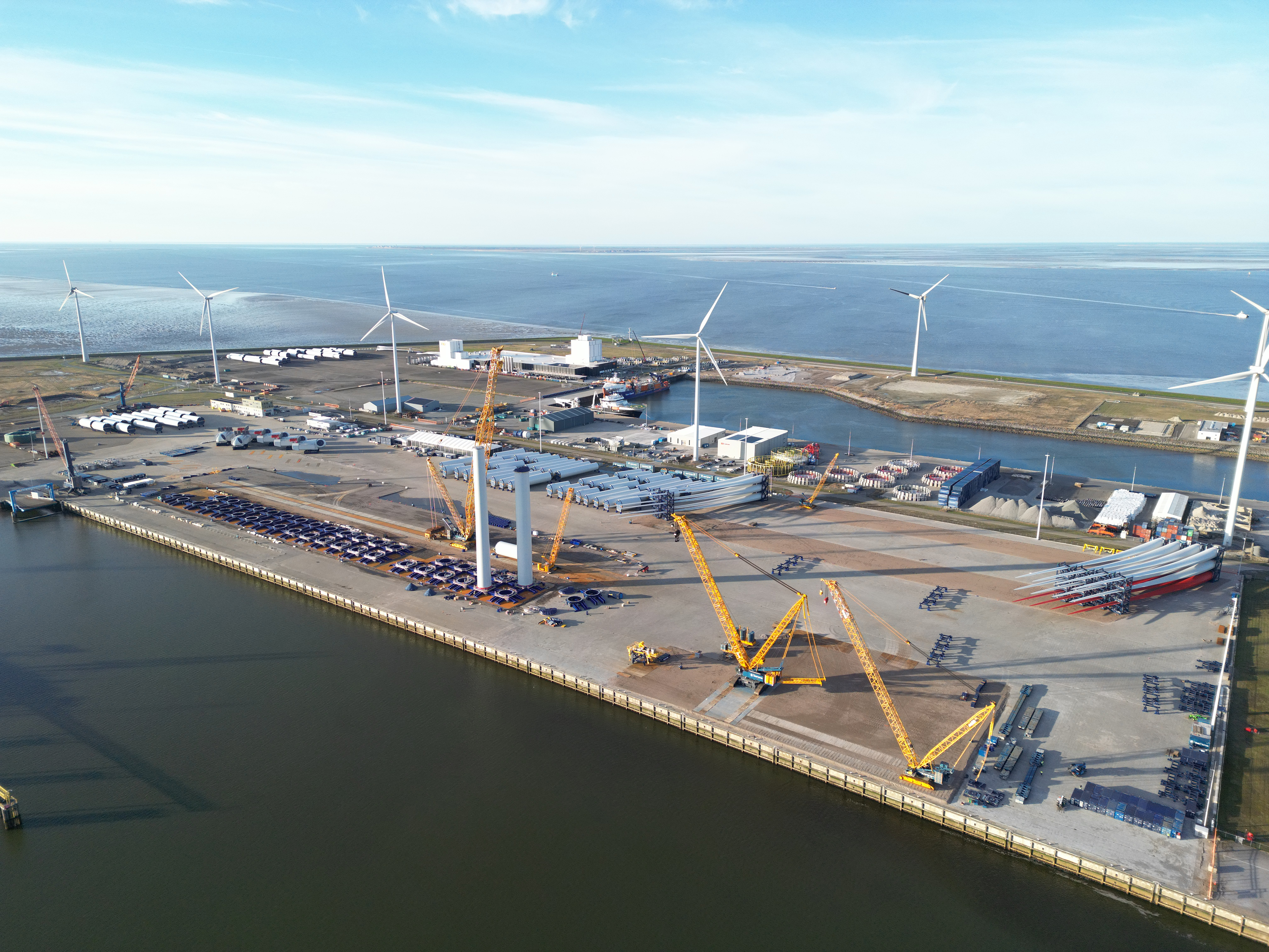 Successful Completion of the New Heavy-Lift Quay at Buss Terminal Eemshaven image