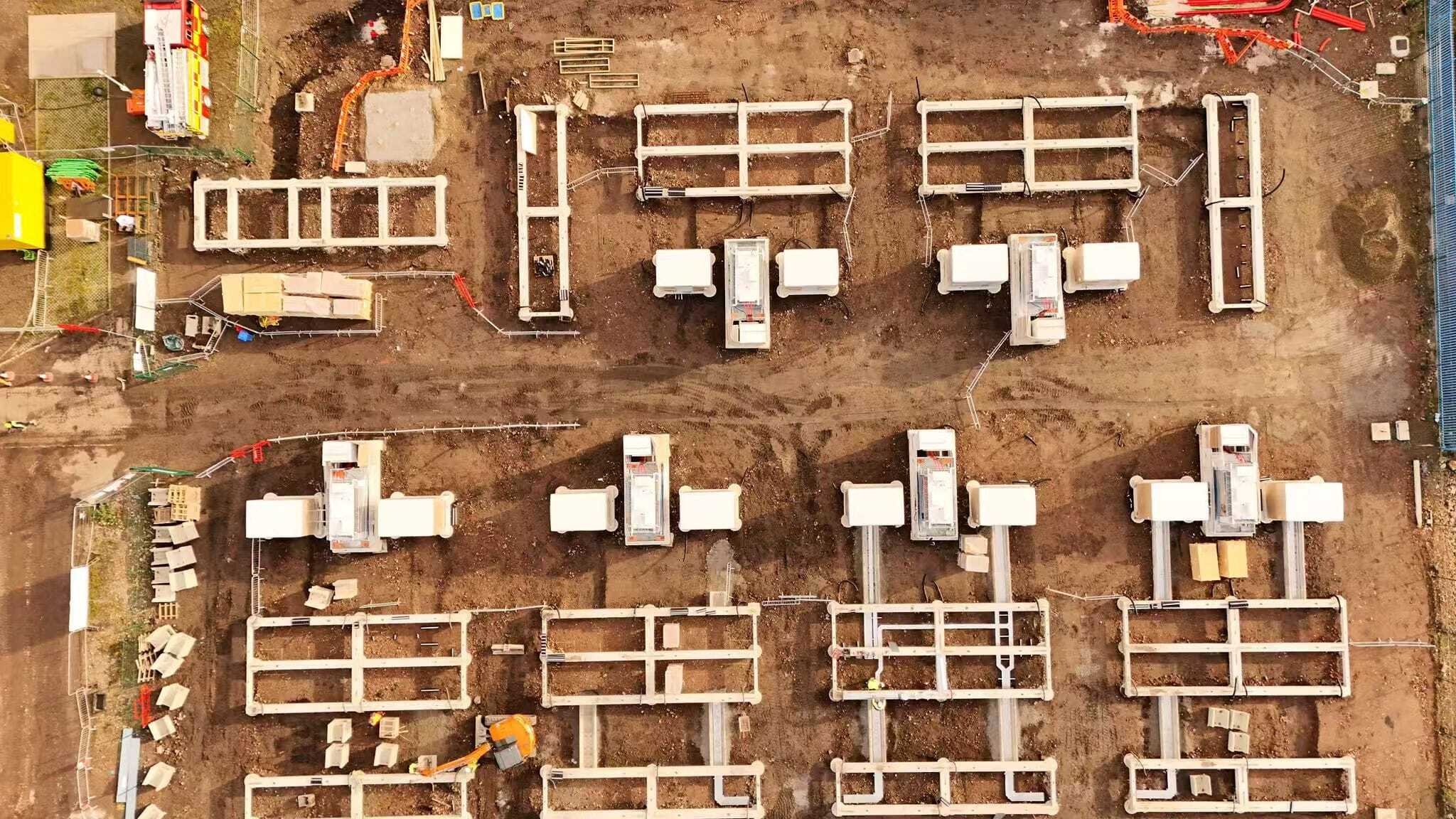 Econergy Drives UK Battery Storage Growth with £21M Santander Financing and EDF Partnership image