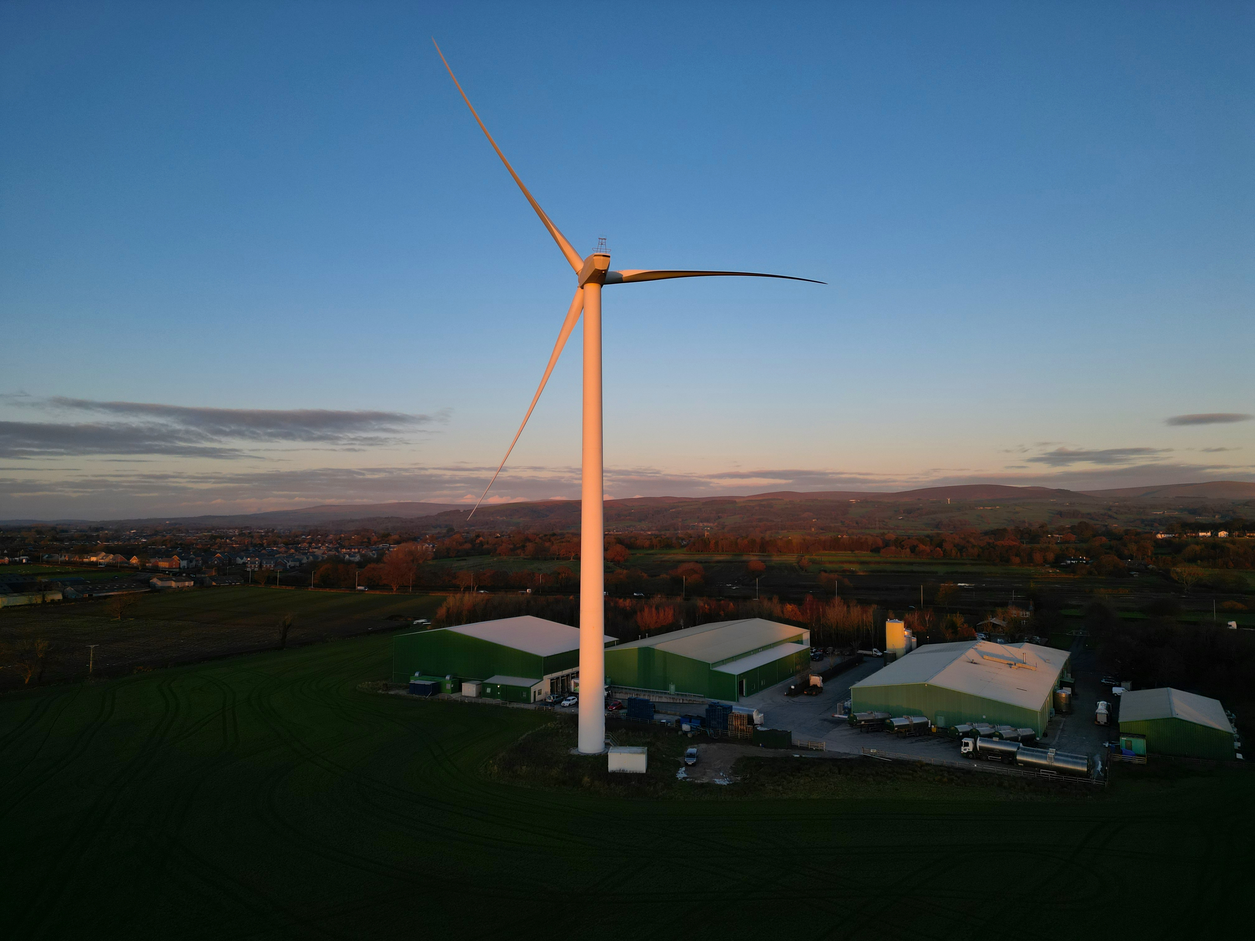 Full Circle secures two O&M contracts in Lancashire and the Scottish Highlands for turbines under Resonance’s RBWEI Fund image