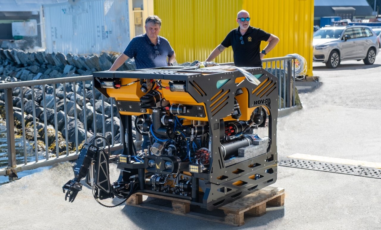 Partnership Mark Offshore And Droneq Robotics: R/V Mintis image