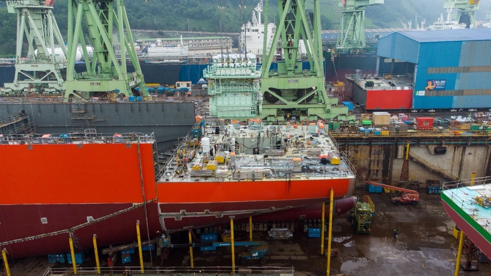 WinGD’s first ammonia-fuelled engine installed on EXMAR vessels image