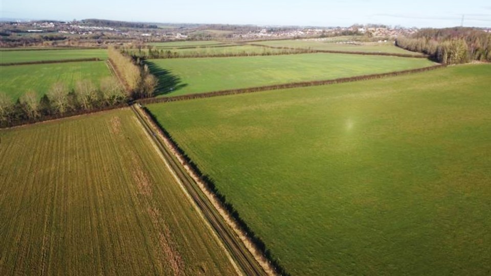 GOLDBECK SOLAR Starts Construction of 55 MWp Solar Park Barnsdale in the UK image