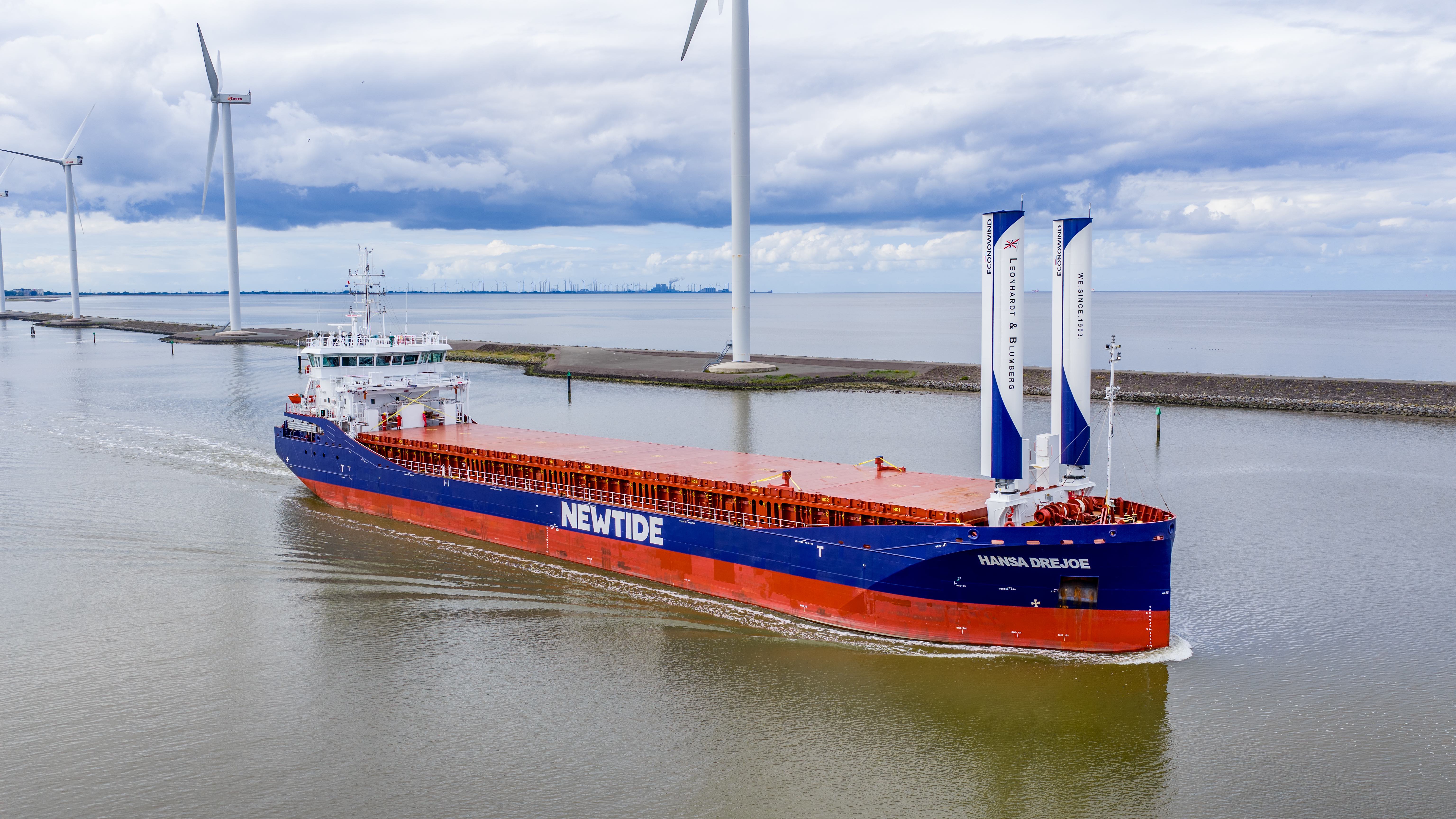 Leonhardt & Blumberg equips first of four newbuilds with Econowind VentoFoils image