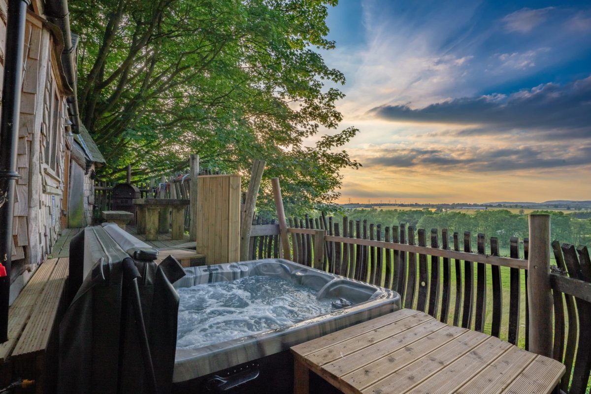 Solar and storage for eco-friendly glamping image
