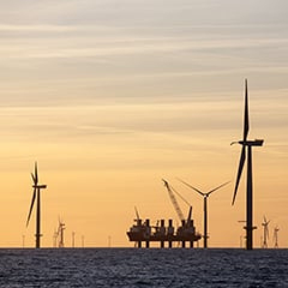 Green electricity from Amrumbank wind farm to power trains of Deutsche Bahn image