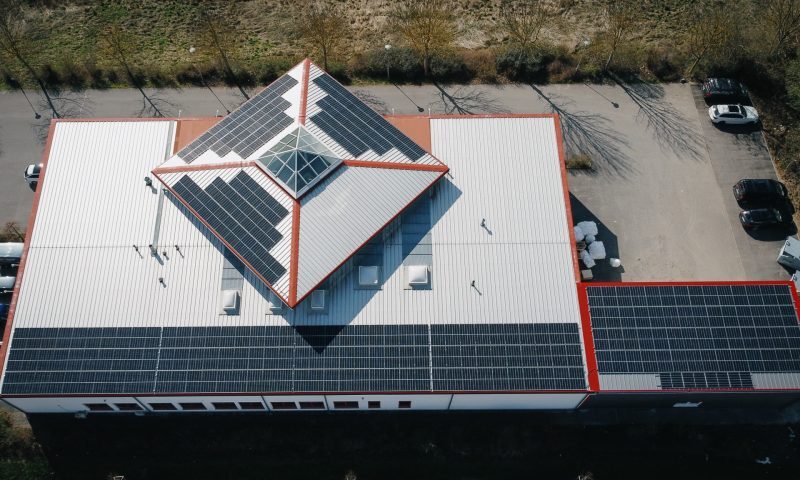 BV-ComOffice Cuts EV Charging Costs by 70% Using SolarEdge's New Solar-Powered EV Charging Solution for Businesses image