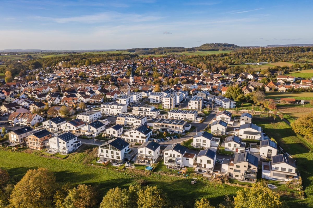 Assessing the impact of neighborhood batteries image