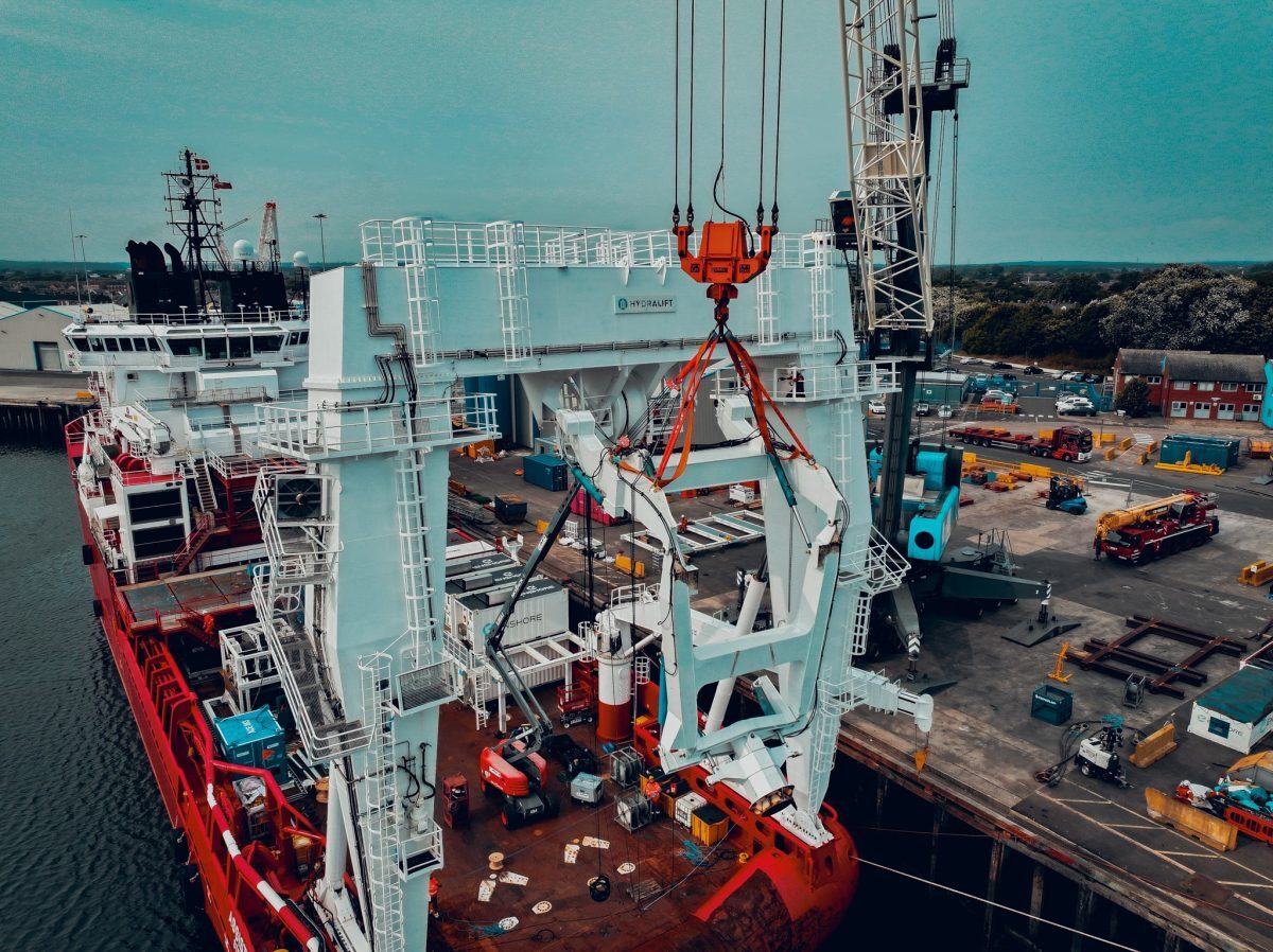 Harlyn Successfully Mobilises JD Assister with T3200 Trencher for Offshore Wind Farm Project image