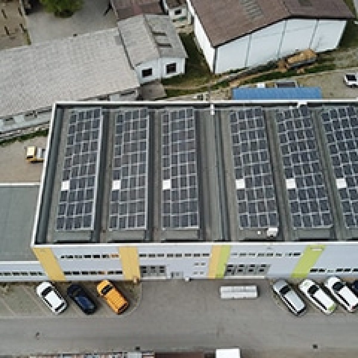 A 1,500m² industrial building self-sufficient in energy. It is possible! image