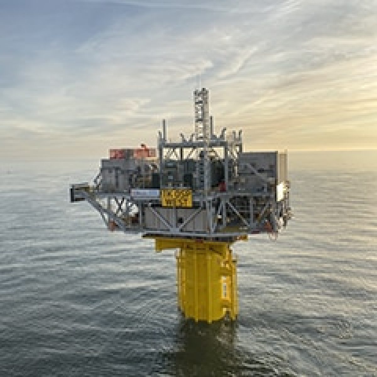 First Triton Knoll offshore platform reaches Lincolnshire image