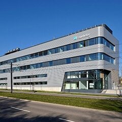 The Center for High Efficiency Solar Cells – Fraunhofer ISE Inaugurates New Lab Building image