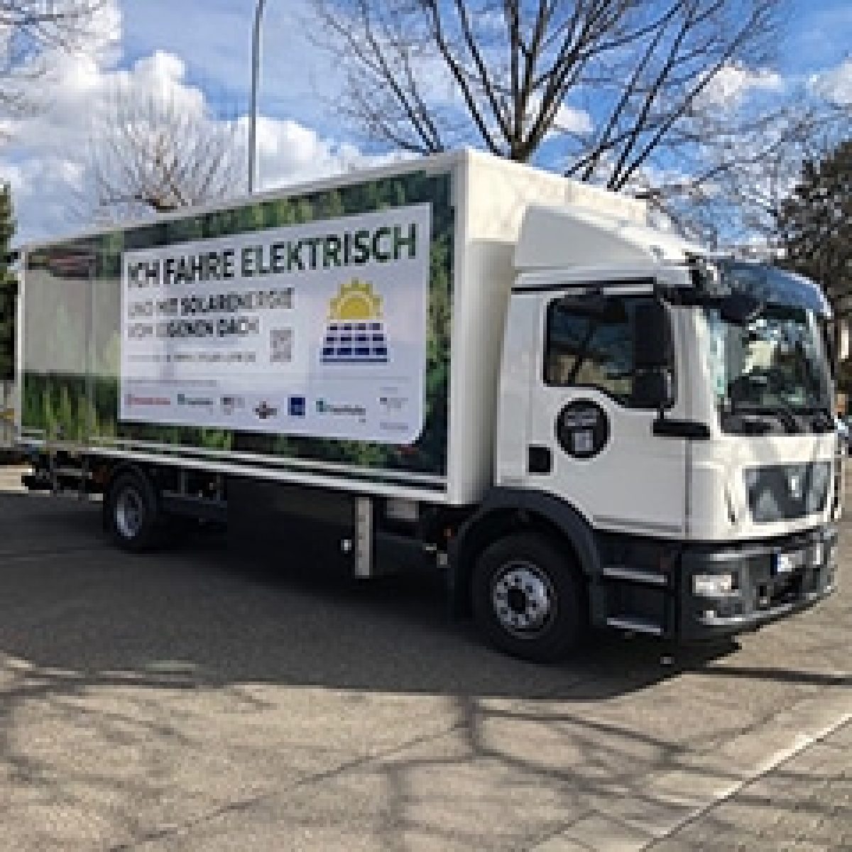 Lade-PV Project Begins: Vehicle-integrated PV for Electrical Commercial Vehicles image