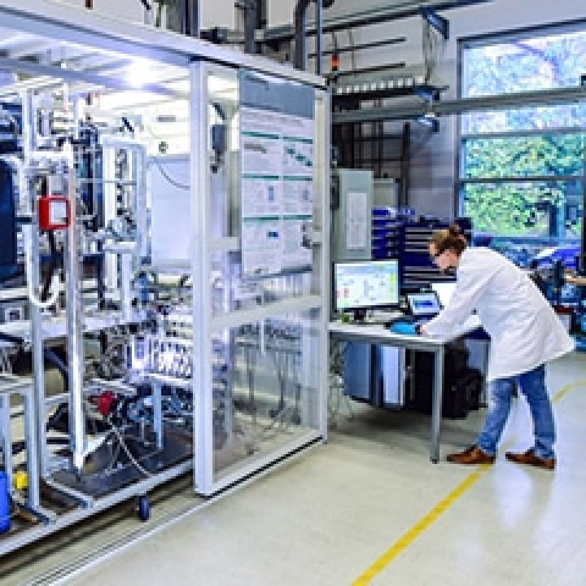 Fraunhofer ISE's CalLab PV Modules Improves Measurement Uncertainty to Record Value of 1.1 % image