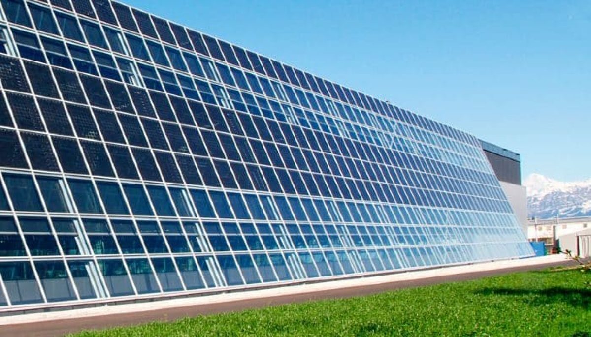 Agreement signed with D. E. Shaw Renewable Investments for the long-term supply of 3.75-5 GW of solar modules, accelerated expansion of production capacities to 3 GW planned, potential capital measure image