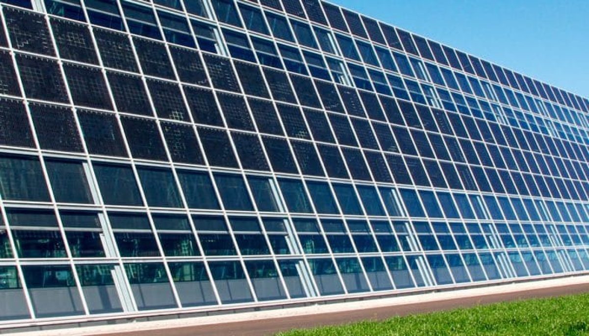 Meyer Burger completes strategic transformation in the first half of 2021 and successfully launches solar module sales image