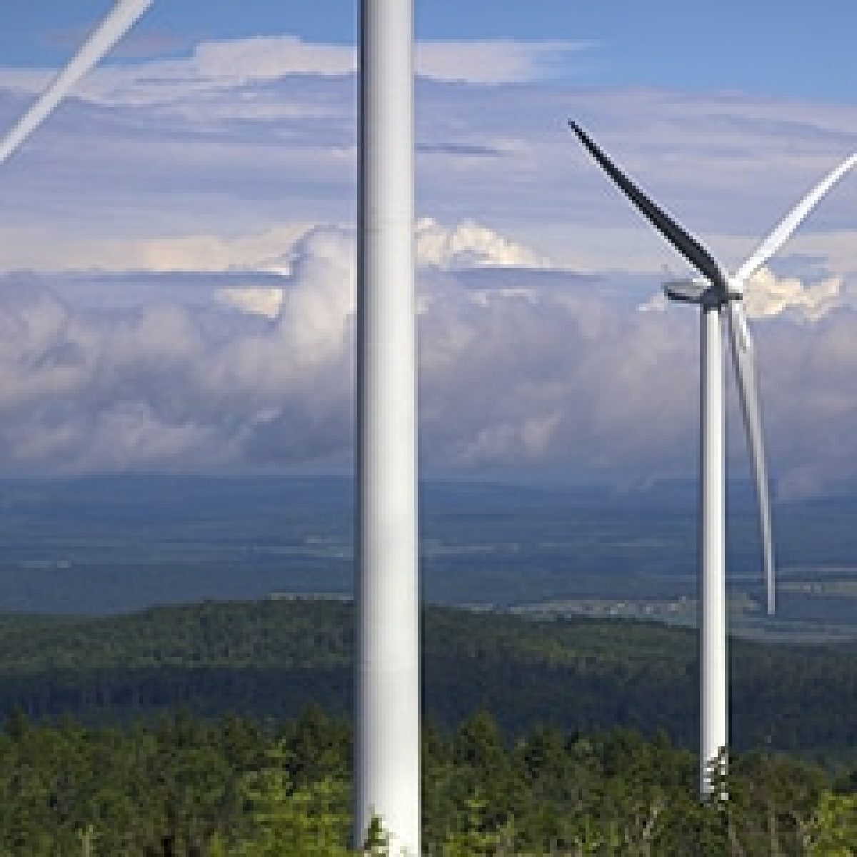 Siemens Gamesa sets foundations for service growth in Australian multibrand business with 135-MW Senvion contract and strategic investment in extensive parts stock image