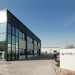 M12 solar cells are racing on to the market image