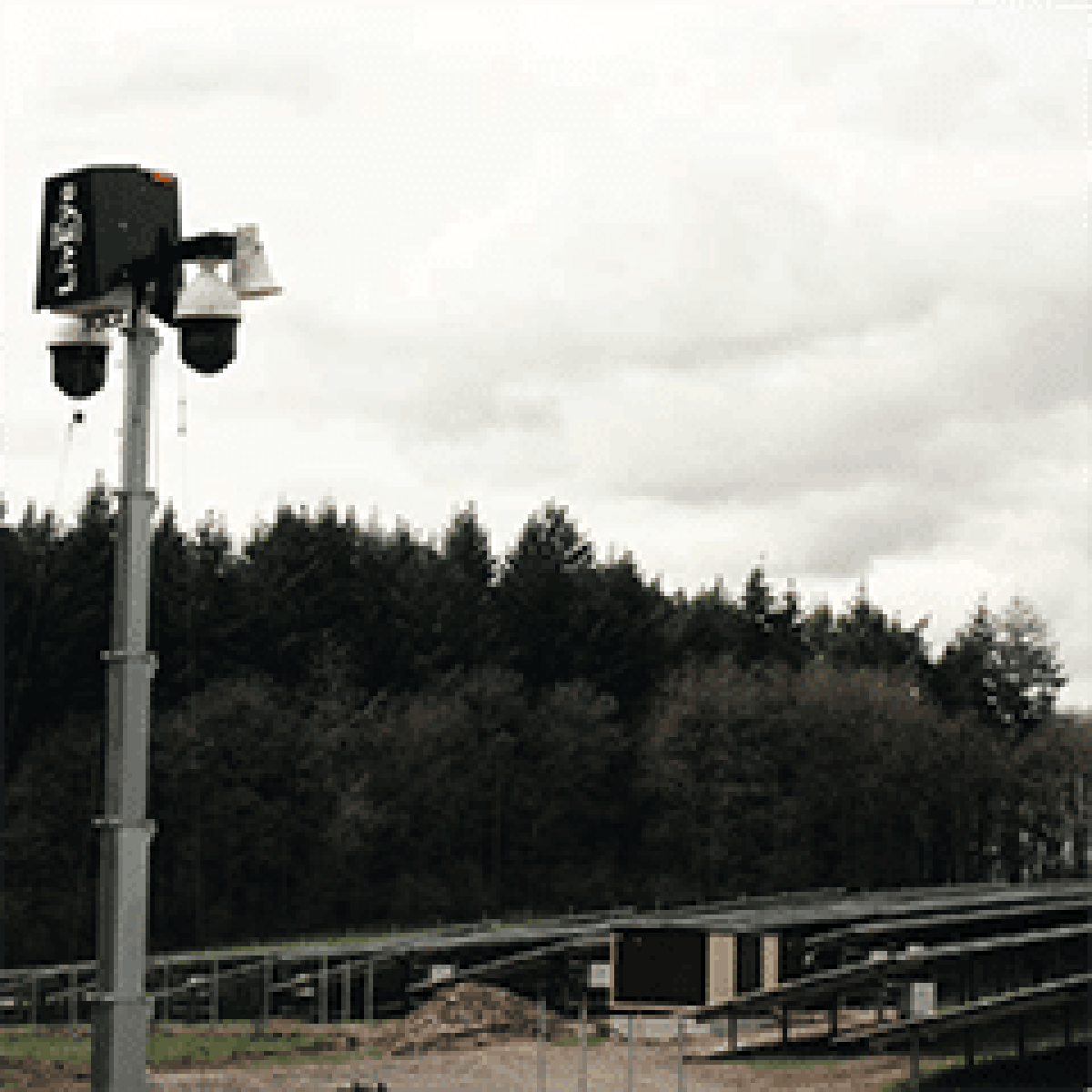 Securing solar parks against theft and vandalism using video surveillance image