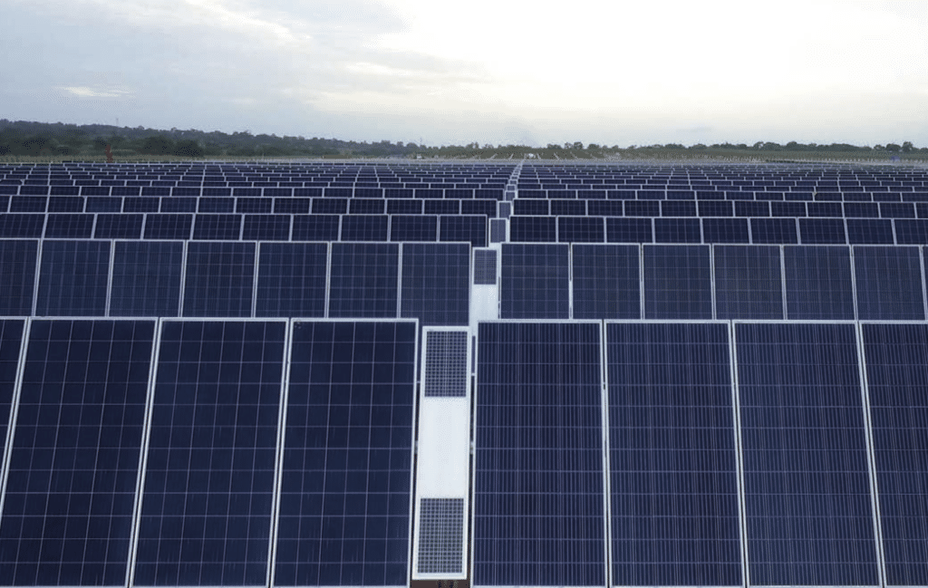 Keeping clean solar on track image