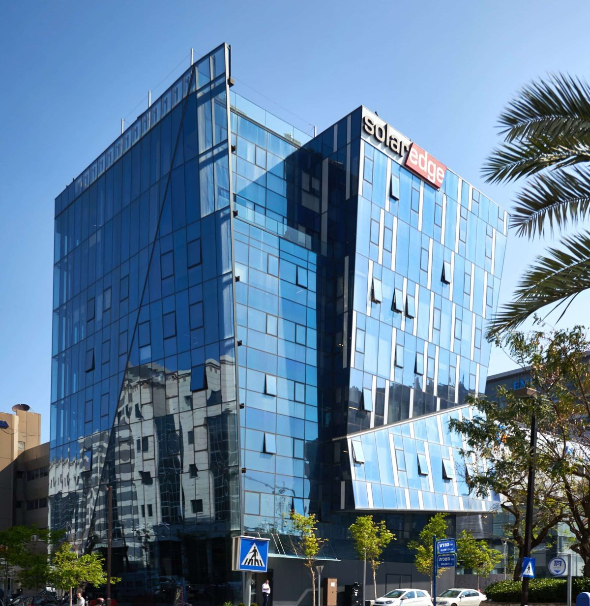 SolarEdge Announces First Quarter 2025 Financial Results image