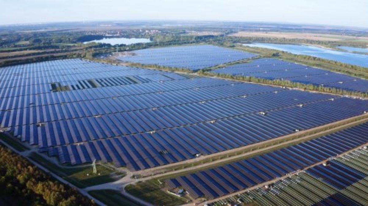 Delta Provides 3,500 High-efficiency PV Inverters to MOVE ON Energy for Europe's Largest 650MW Solar Power Plant in Germany image