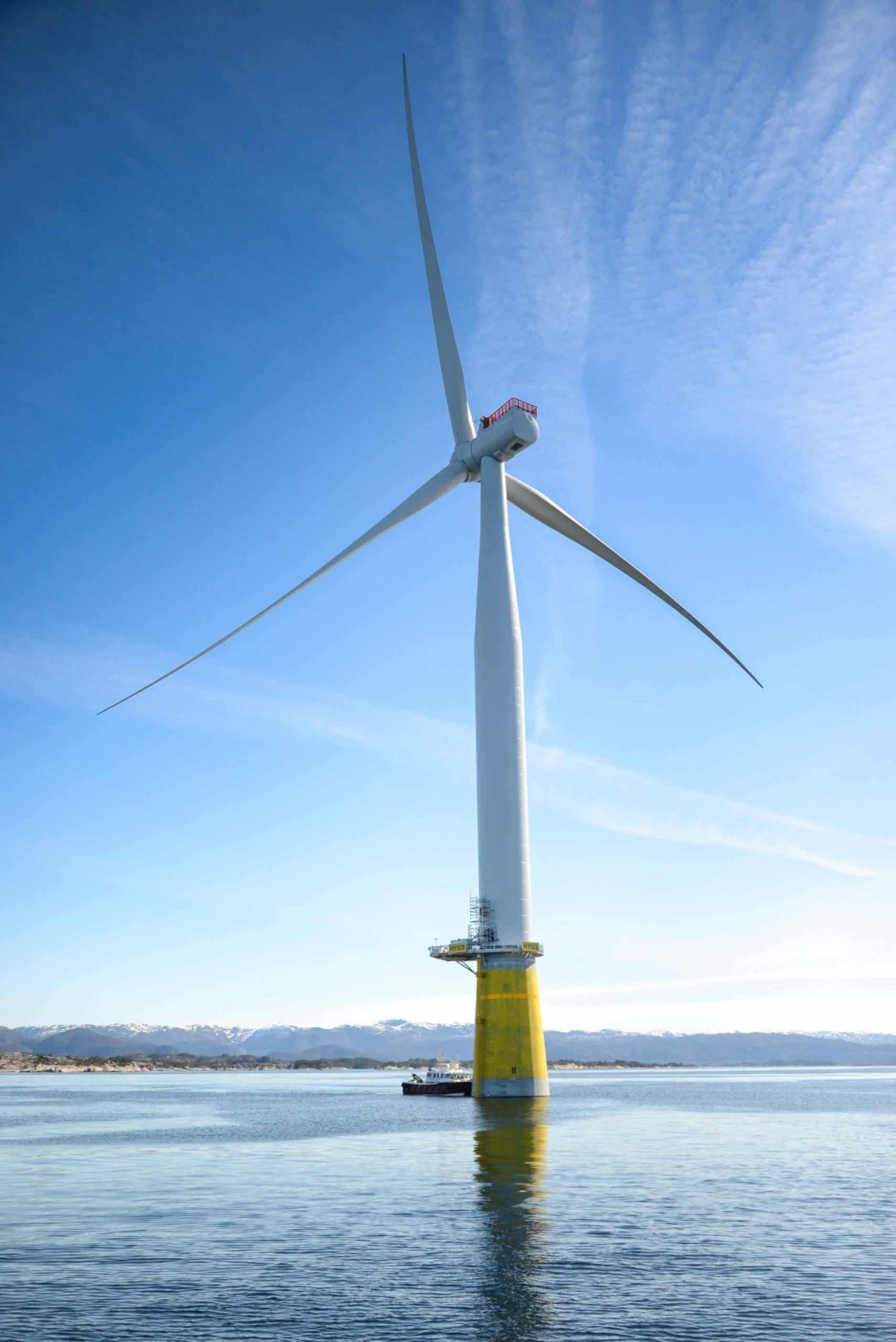 Glamox wins contract to light Denmark's largest offshore wind farm image