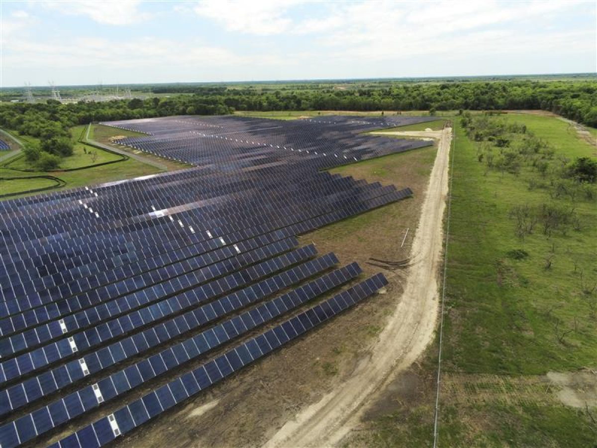 GameChange Solar's Genius Tracker™ Racking Verified Compatible by Intertek for 2kV Solar Projects image