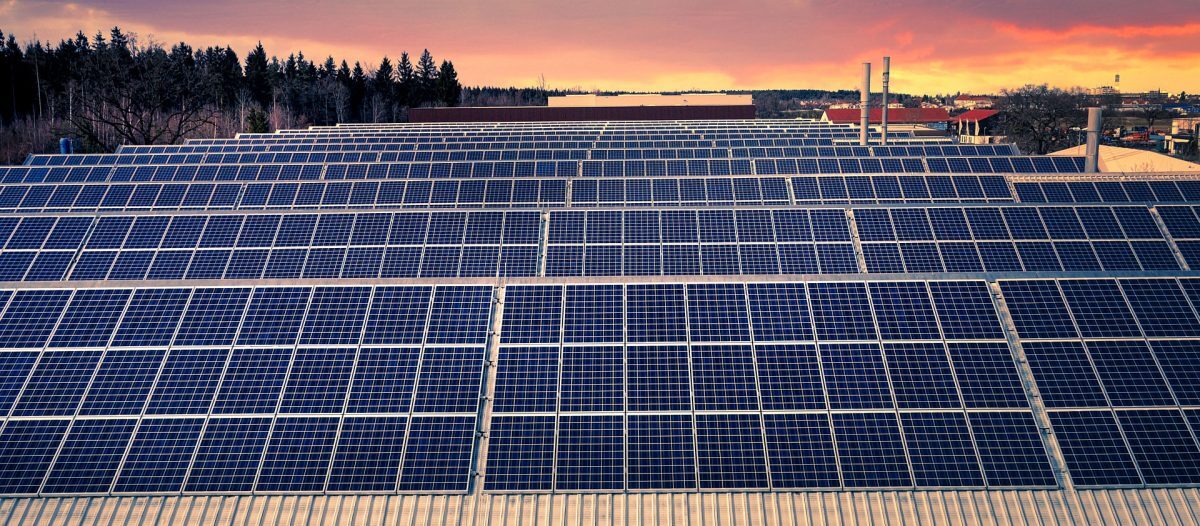 What is a solar microgrid and how does it work? image