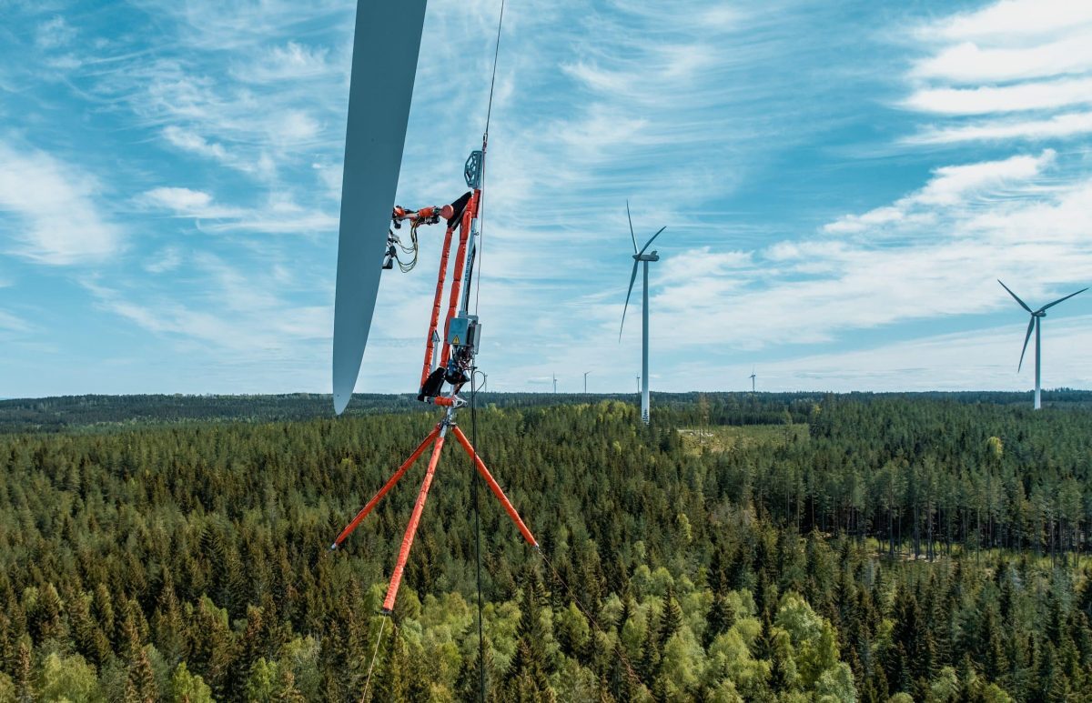 Lightning: manageable threat or force majeure for wind turbines? image