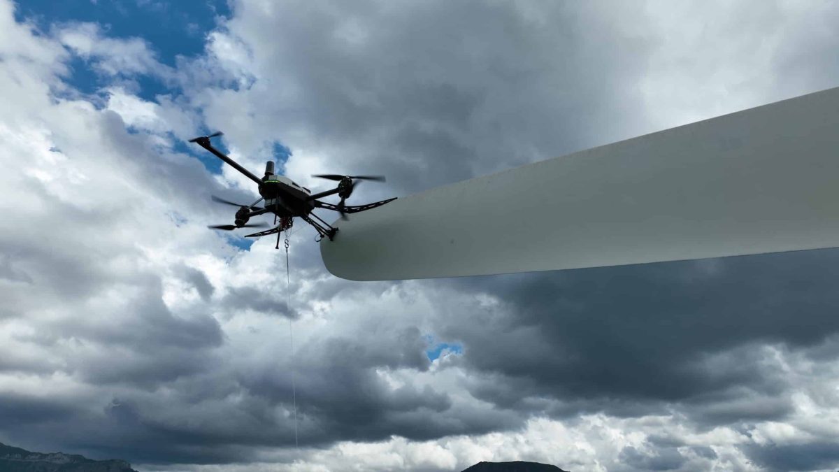 Lightning protection system monitoring: a proactive approach for wind turbine strikes image