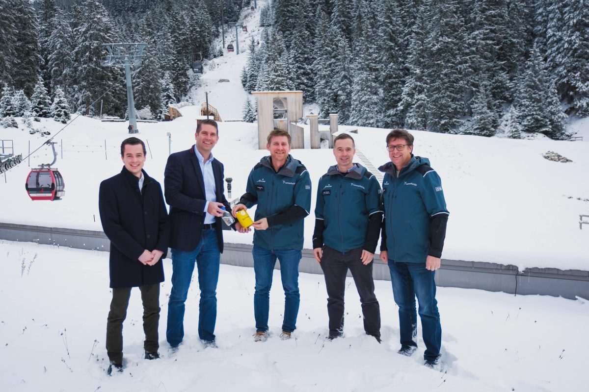 Ski area buys Synhelion solar diesel for snow groomers image