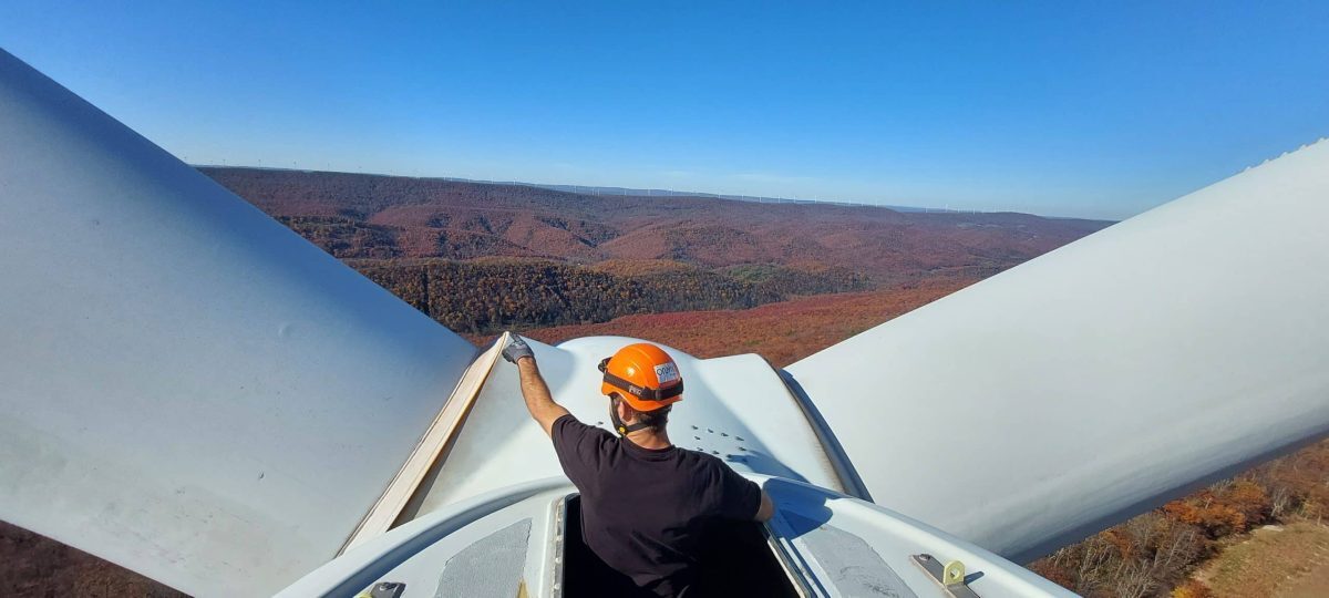 Achieving efficiency and control in wind operations image