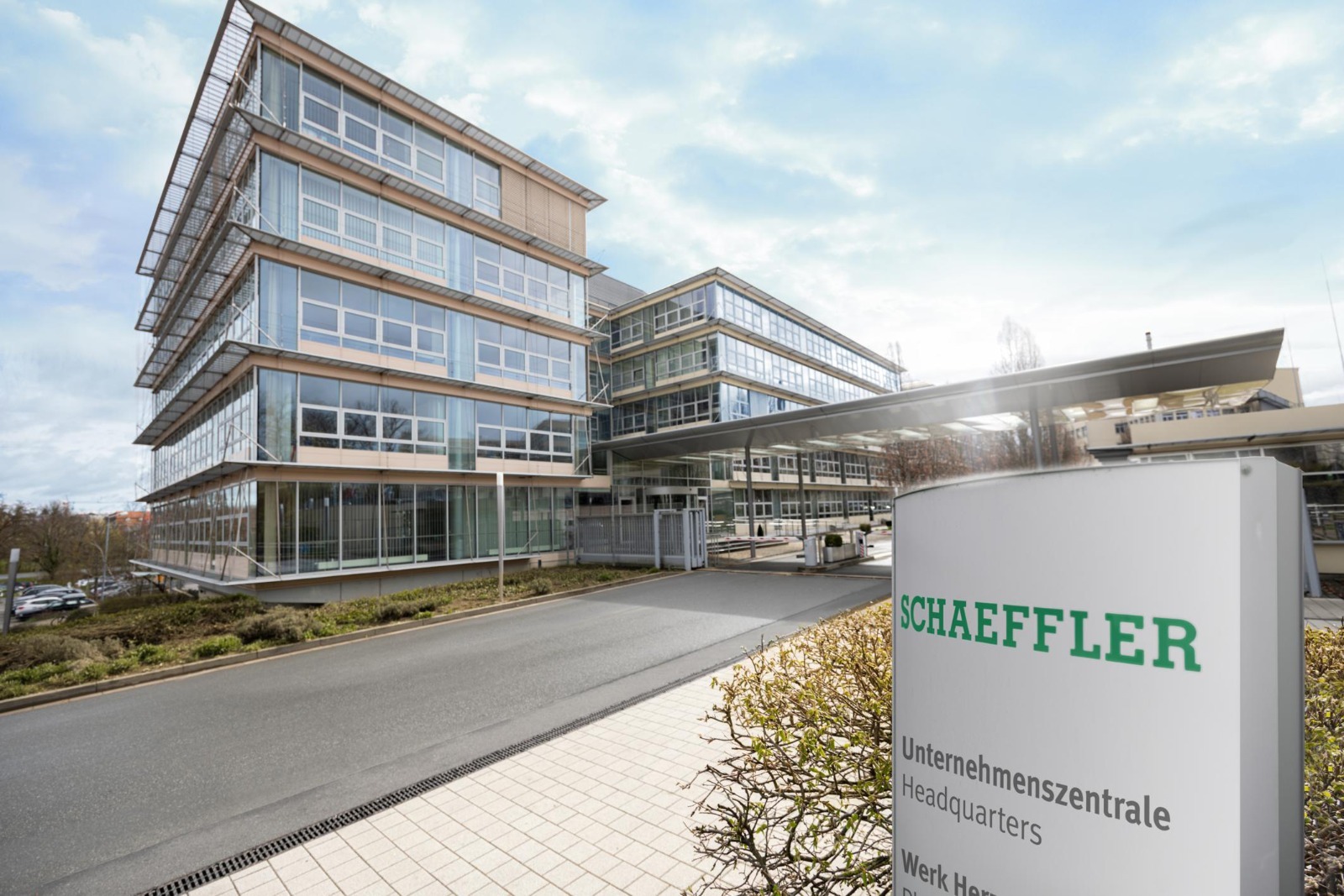 SolarEdge Announces Strategic Partnership with Schaeffler for EV Charging Infrastructure image