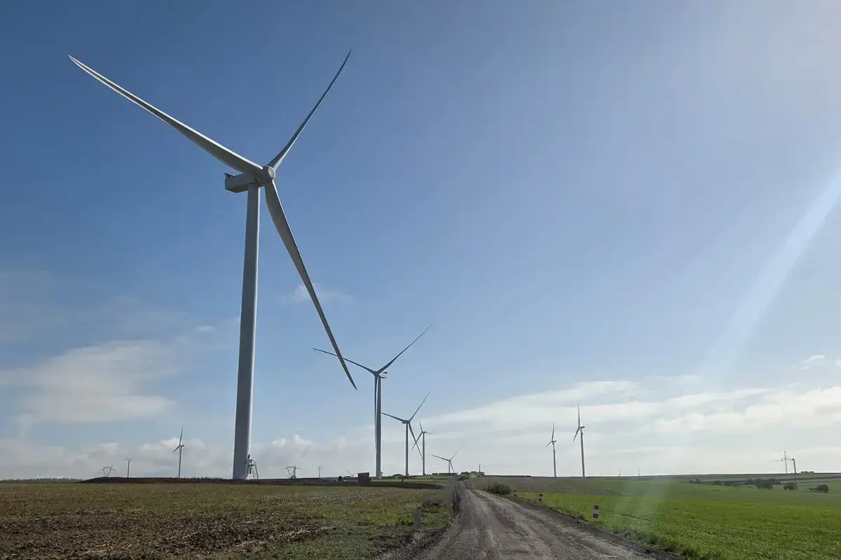 Full Circle secures full-scope O&M contract with NTR for Momerstroff Wind Farm in France image