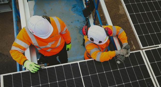 GOVERNMENT MUST LEVEL THE PLAYING FIELD FOR LANDLORDS AND TENANTS TO SUPERCHARGE UPTAKE OF SOLAR PV IN COMMERCIAL LEASEHOLDS image