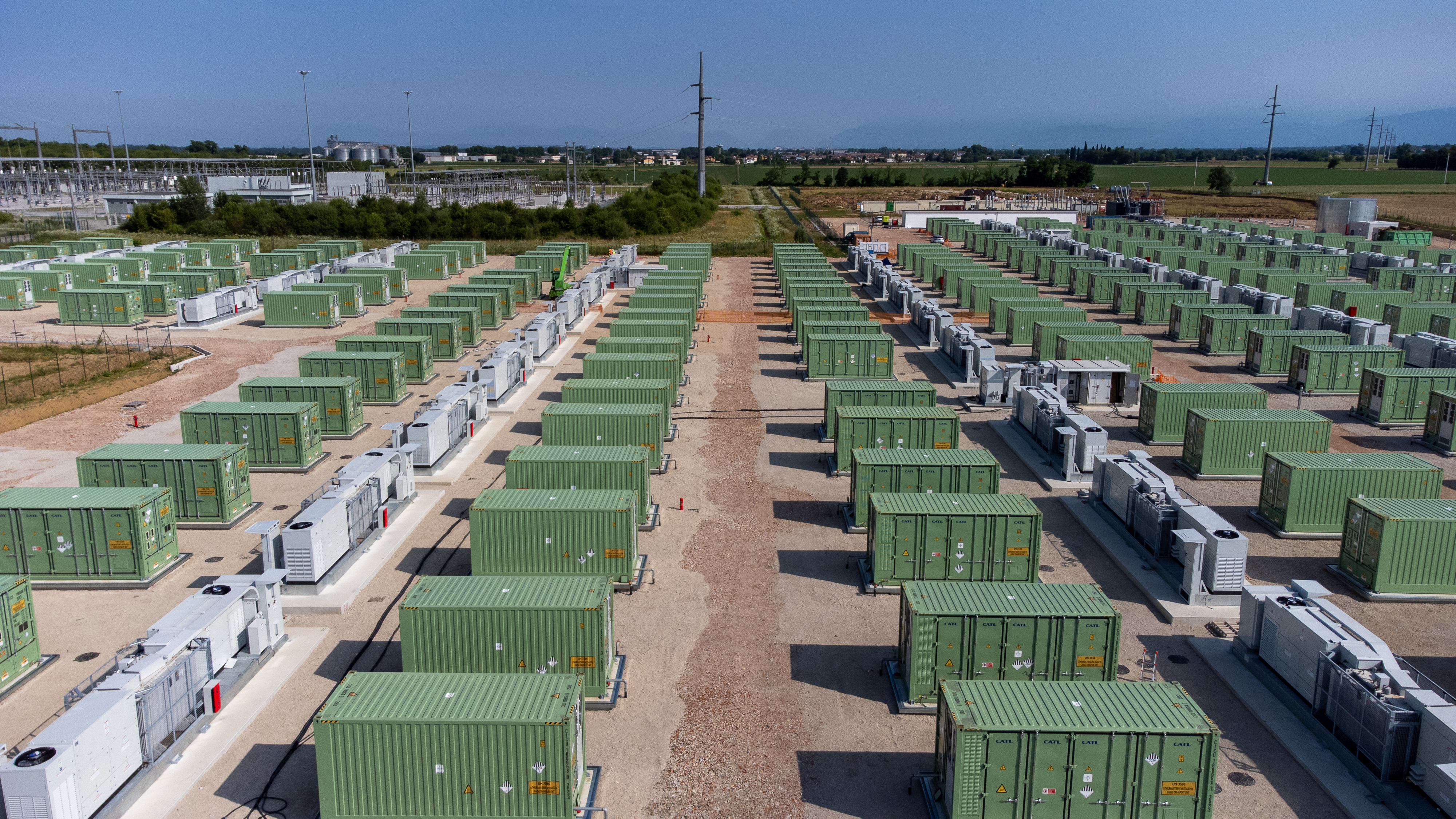 A solution to long duration and high-density battery energy storage image